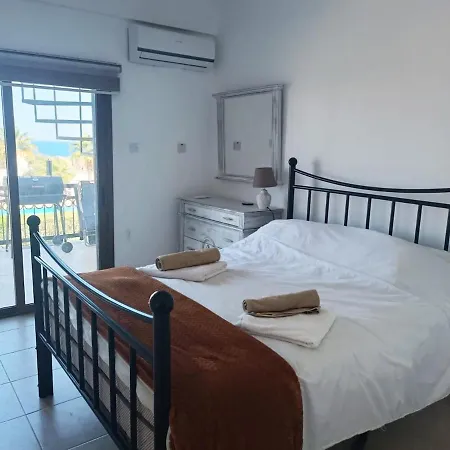 Seaview Getaway In Esentepe With Pool, Bus Route & Supermarket *