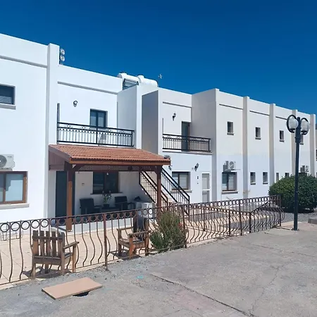 Seaview Getaway In Esentepe With Pool, Bus Route & Supermarket Appartement Nicosie